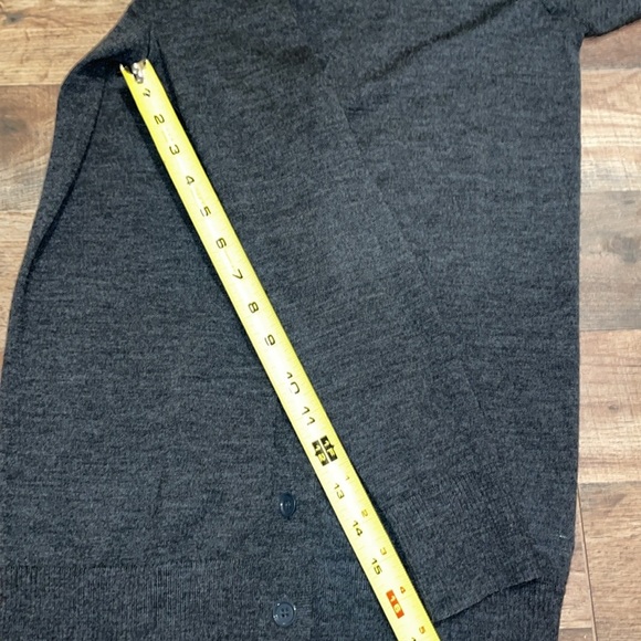 J Crew 100% Merino Wool Sweater.  Size XXS.  Lightweight. - Picture 6 of 7